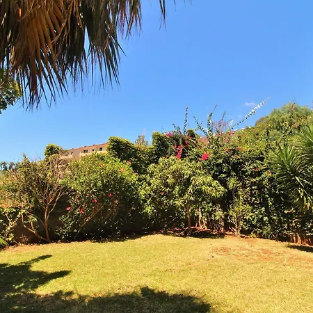 Διαμέρισμα With Very Big Garden Near Beach Santa Cruz (Oeste)